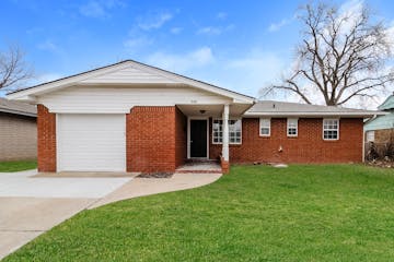 800 Plaza Dr Moore, OK 73160